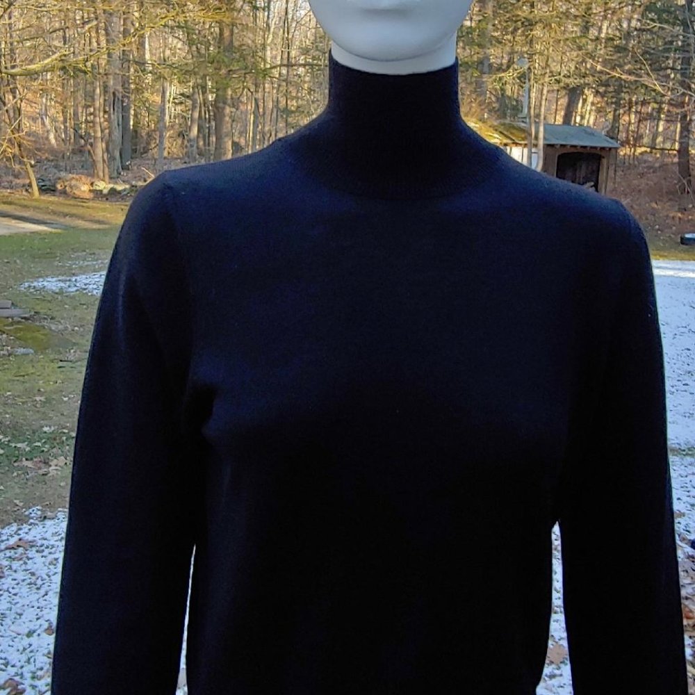 TREND Les Copains Women's Black Turtleneck